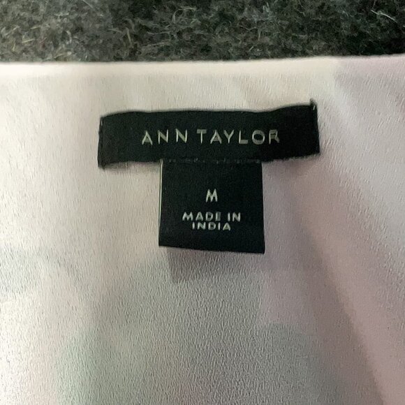 Ann Taylor Wrap Top Size Medium - Picture 5 of 6